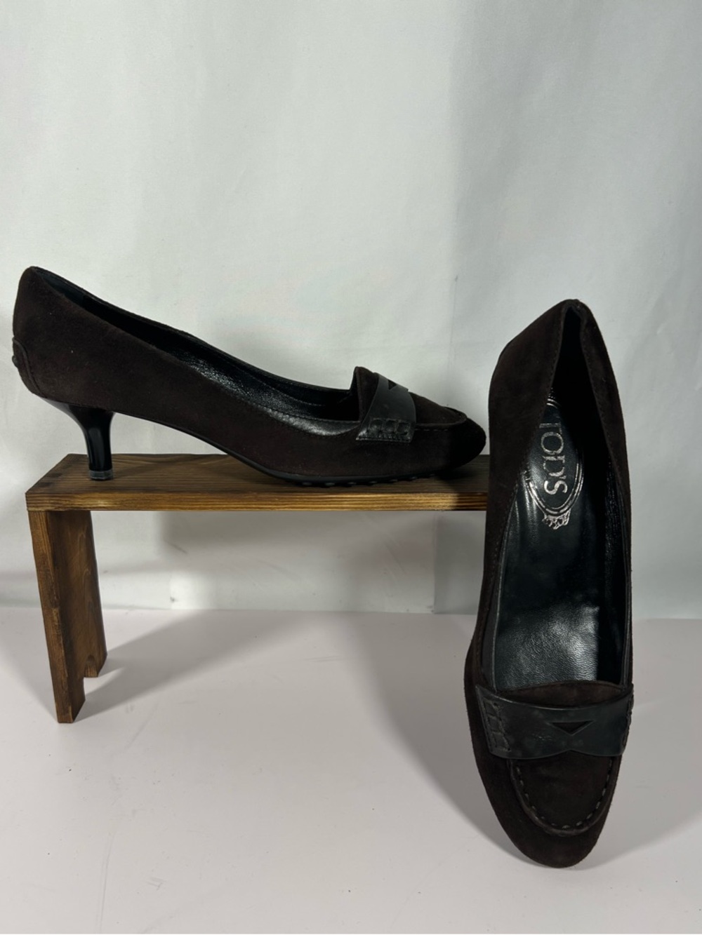 7023: Tod’s Suede Kitten Heel Pumps Brown Logo Strap EU 37
